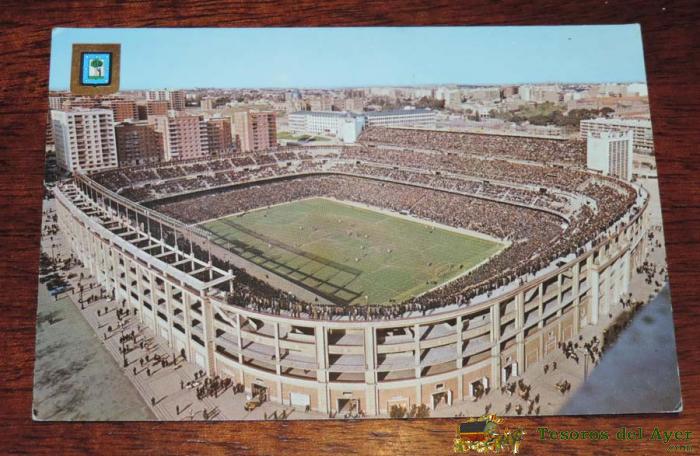 Foto Postal Del Estadio De Futbol, Santiago Bernabeu, Real Madrid, N. 70, Ed. Dominguez, No Circulada.