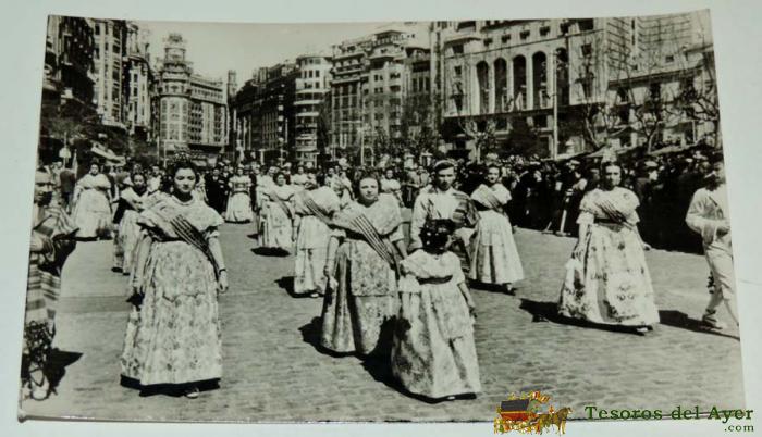 Foto Postal De Valencia, N. 526 -desfile Fallero. Ed. Jdp. No Circulada.