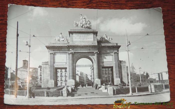 Foto Postal De Madrid, N. 77. Puerta De Toledo. Ediciones Garc�a Garrabella. No Circulada.
