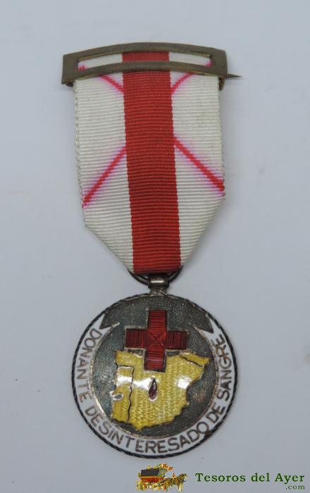 Antigua Medalla Donantes  Desinteresados De Sangre  Esmaltada Al Fuego, Medidas 3,5 X 4,0 Cms. Marca De Rotulador En Cinta.