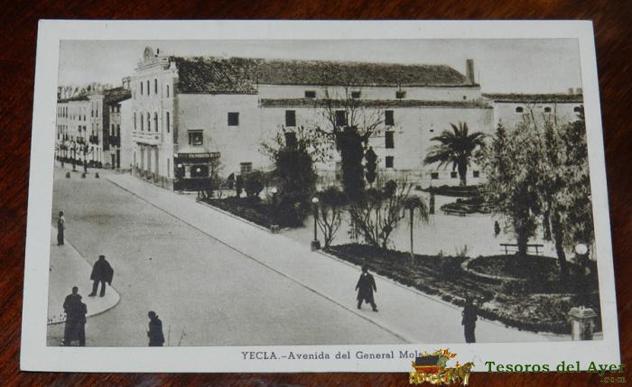 Postal De Yecla. Avenida Del General Mola. Ed. Huecograbado Fournier. Postal Sin Circular.