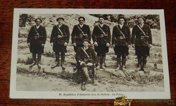 Antigua Postal Original De La Republica De Andorra, Cos De Policia, Sin Circular.