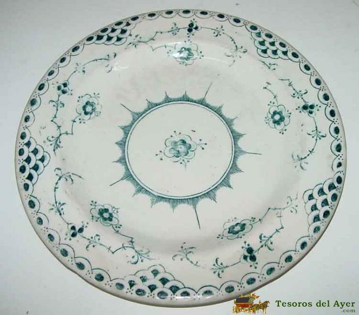 Plato De Ceramica De Gilman Sacavem - (portugal) Sello En La Base - Bonita Decoracion Floral - Siglo Xix - Mide 25 Cms.