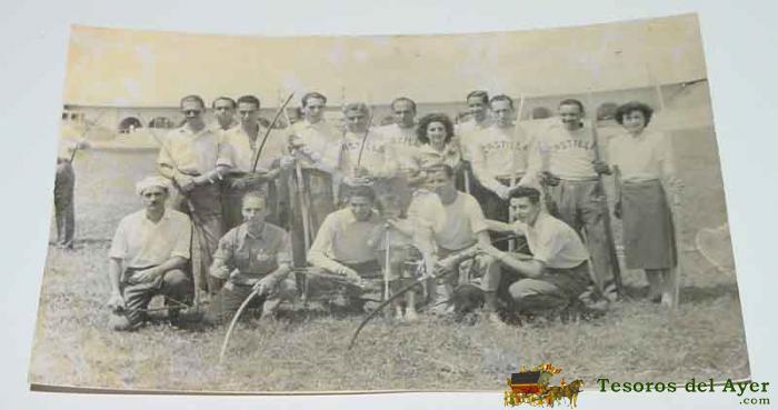 Antigua Foto Postal Del Equipo De Castilla - I Campeonato De Espa�a De Tiro Con Arco - A�o 1950.