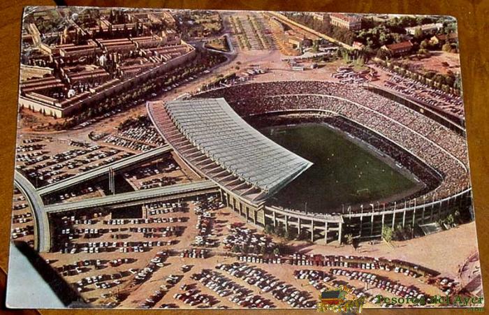 Antigua Postal Del Estadio De Futbol Del C. F. Barcelona . Circulada En 1974 - Futbol.