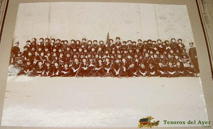 Antigua Fotografia Albumina De Zamora - El Batallon Infantil De Voluntarios De Viriato Agosto De 1904 - Mide 21,5 X 16 Cms. - Con Paspartout Mide 33,5 X 17 Cms. -