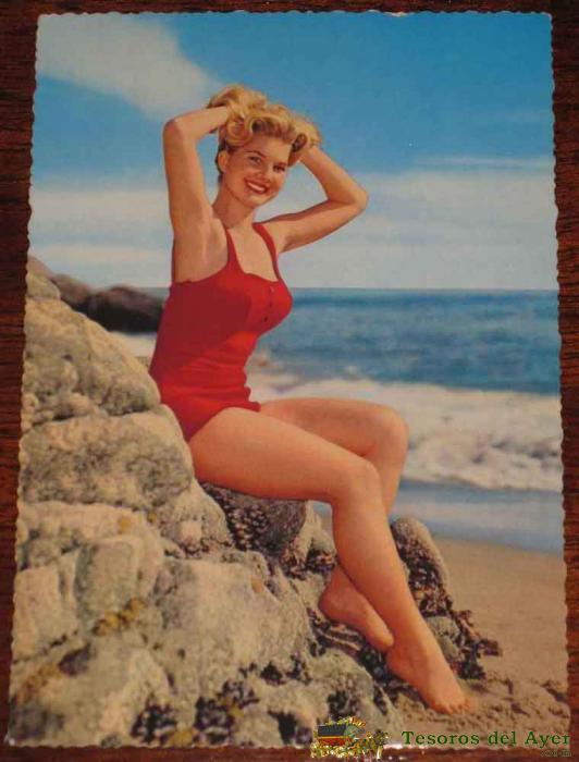 Antigua Foto Postal De Mujer En La Playa - No Circulada.