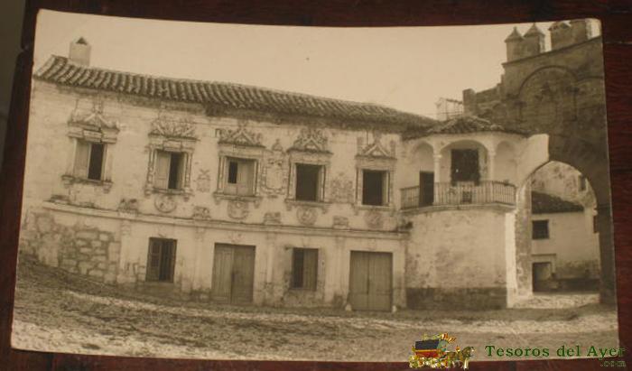 Antigua Foto Postal De Baeza, Jaen, Arco Del Villalar, No Circulada