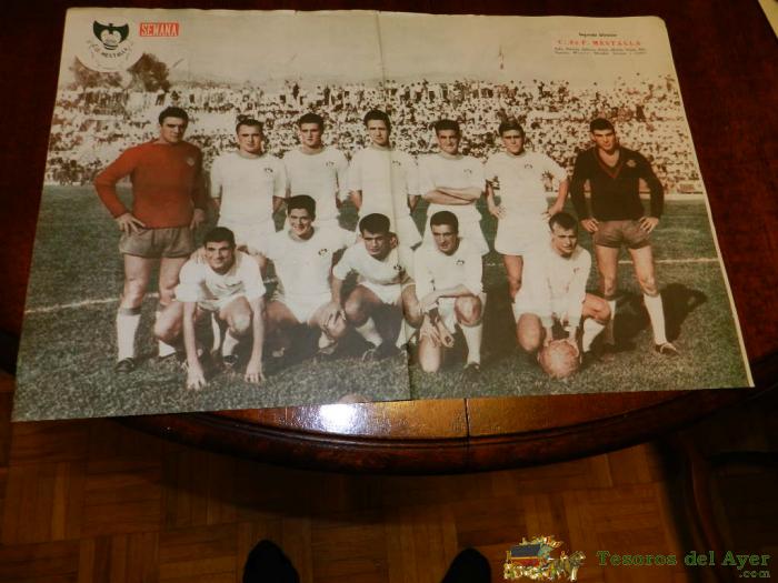 Antiguo Cartel O Poster Del Equipo De Futbol Mestalla C.f. - Editado Por Semana. A�os 1960-61. Medidas 51,0 X 33,5 Cms