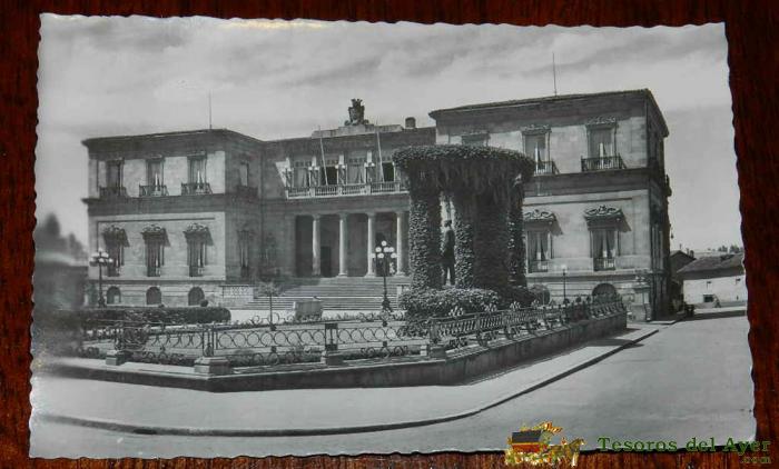 Antigua Foto Postal De Vitoria, N. 9, Plaza De La Provincia, Ed. Garcia Garrabella, No Circulada, Escrita.