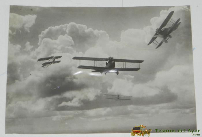 Antigua Fotografia De Aviones Militares Haciendo Acrobacias De La Ii Guerra Mundial - Mide 14,5 X 10,5 Cms.