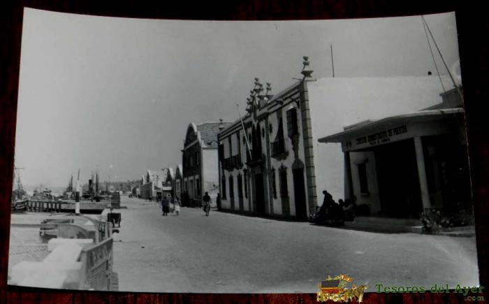 Antigua Foto Postal De Ayamonte, Huelva, Muelle De Portugal Y Aduana, N. 19, Ed. Alarde, No Circulada.