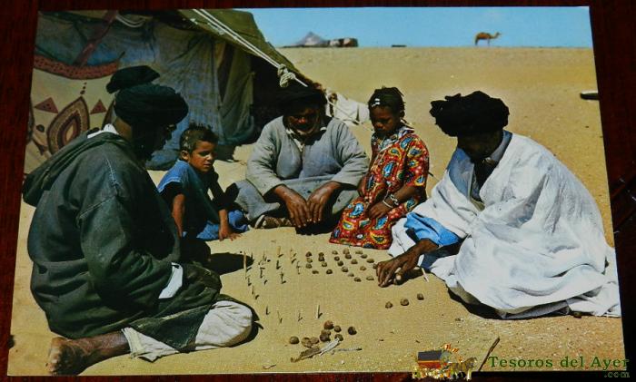 Antigua Foto Postal De Sahara, Juego En El Desierto, Coleccion Las Afortunadas, No Circulada.