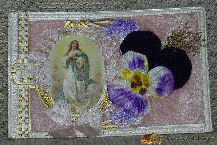 Antigua Postal De Celuloide Y Flores De Tela, Con Ilustracion De Virgen, Tal Como Se Ve En Las Fotos Puestas.
