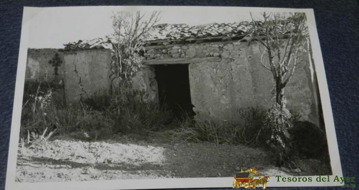 A Ntigua Fotografia De Villalpando (zamora ) 1956, Deposito De Cadaveres Del Cementerio. Mas Grande Que Una Postal, Mide 18 X 12 Cms. Original