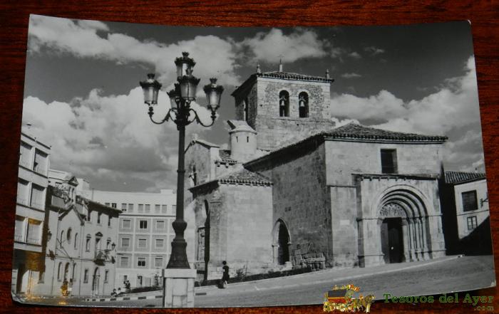 Antigua Foto Postal De Soria, Fachada Principal De San Juan De Rabanera, N. 29, Circulada, Ed. L. Monta�es.