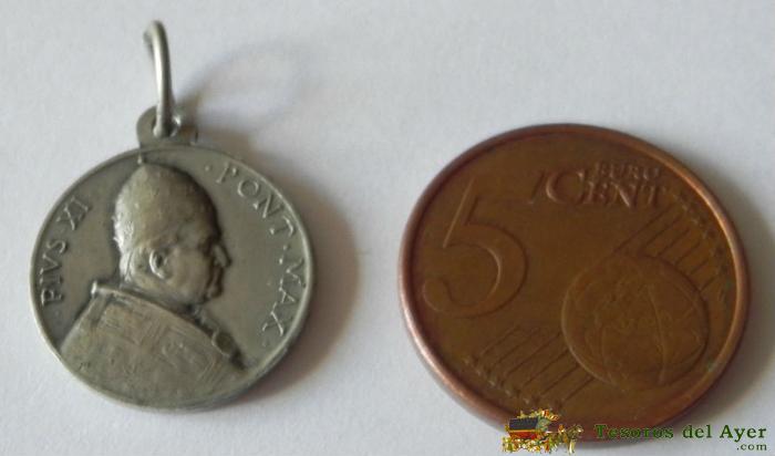Antigua Medalla Del Papa Pio Xi, Mide 1,8 Cms. De Diametro, Tal Como Se Ve En Las Fotos Puestas.