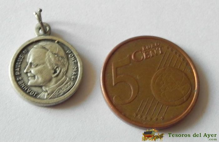 Antigua Medalla Del Papa Juan Pablo Ii, Tal Como Se Ve En Las Fotos Puestas.