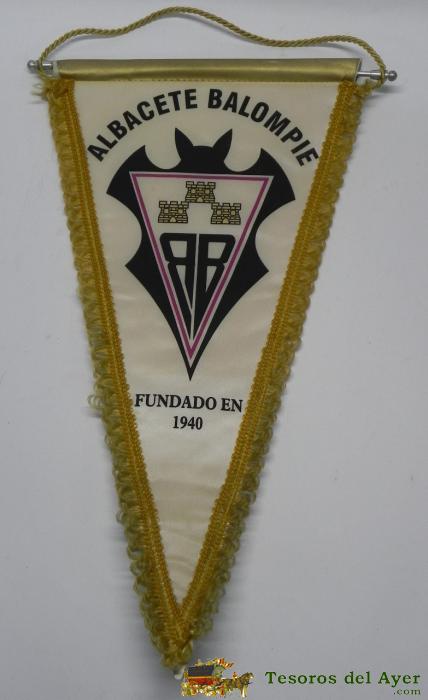 Banderin En Tela Del Albacete Balompie. Futbol. Con Barra Metalica. Fundado En 1940.