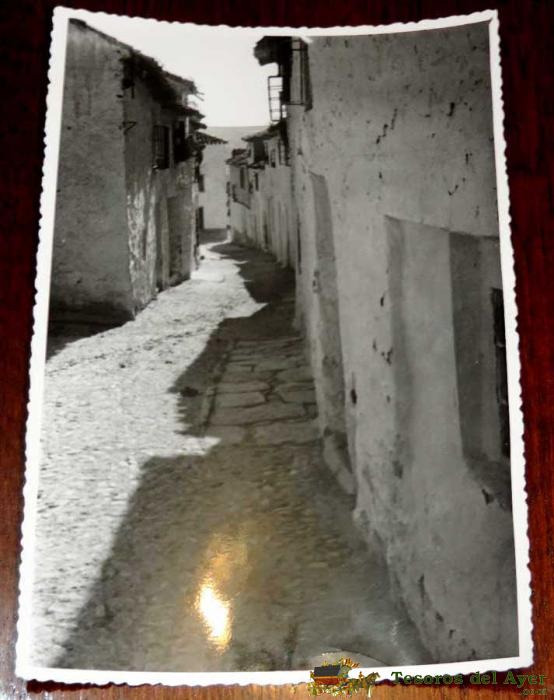 Fotografia De Rus (jaen), Calle Don Pedro, 1950 Aprox. Mide 17,58 X 11,6 Cms. Aprox. Fotografia Ortega.