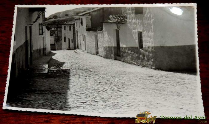 Fotografia De Rus (jaen), Calle Turrumbero, 1950 Aprox. Mide 17,58 X 11,6 Cms. Aprox. Fotografia Ortega.