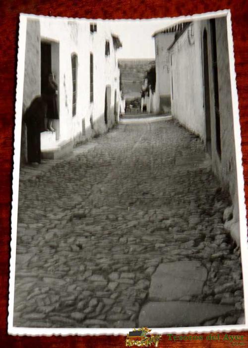 Fotografia De Rus (jaen), Calle Pozas, 1950 Aprox. Mide 17,58 X 11,6 Cms. Aprox. Fotografia Ortega.