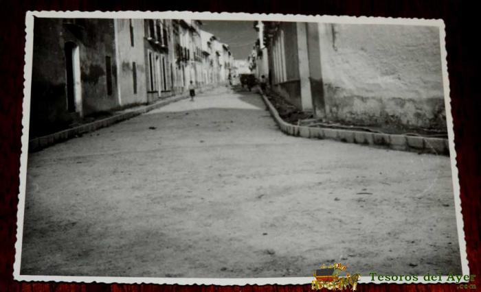 Fotografia De Arjona (jaen), Calle Duque De La Torre, 1950 Aprox. Mide 17,58 X 11,6 Cms. Aprox. Fotografia Ortega. La Foto Que Se Ve No Hace Justicia A La Foto Original Que Se Vende.