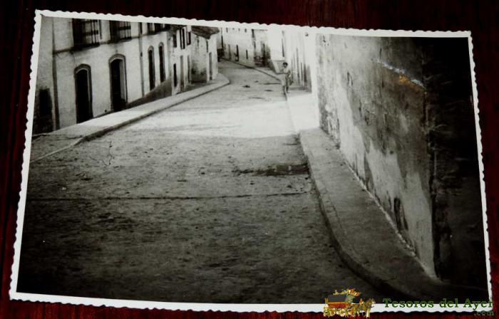 Fotografia De Arjona (jaen), Calle Del Castillo, 1950 Aprox. Mide 17,58 X 11,6 Cms. Aprox. Fotografia Ortega. La Foto Que Se Ve No Hace Justicia A La Foto Original Que Se Vende.