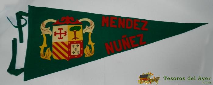 Antiguo Banderin Realizado En Fieltro Del Barco Mendez Nu�ez, Mide 80 Cms.