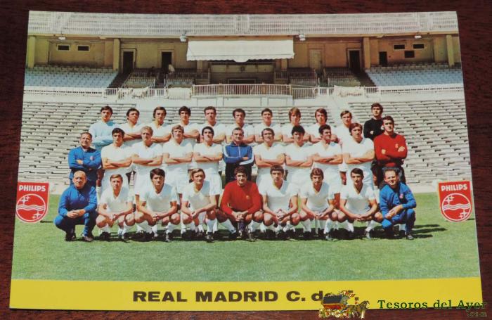 Postal Gigante Plantilla Del Real Madrid, Temporada 1972 - 73, Mide 21 X 14,5 Cms., Sin Circular