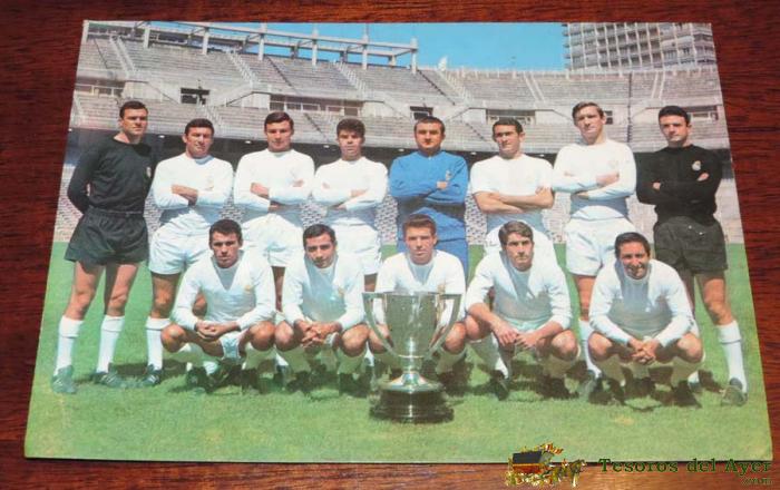 Antigua Fotografia Del Real Madrid Club De Futbol, Campeon De Liga 1966 - 67, Postal Oscar Color, Mide 21 X 15 Cms.